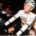 Heren Fietskleding Team UAE 2024 Pissei Shirt met Lange Mouwen - Wereldkampioen